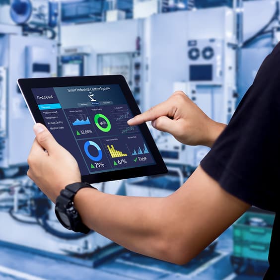 Pracownik z Tabletem